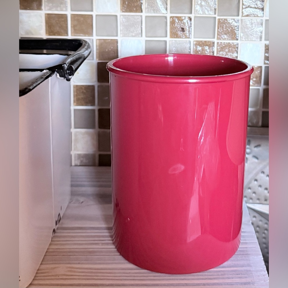 Eurita Red Utensil Holder